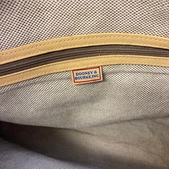 DOONEY & BOURKE TAN CANVAS SIGNATURE PRINT SHOULDER BAG ASIS - Picture 11 of 13